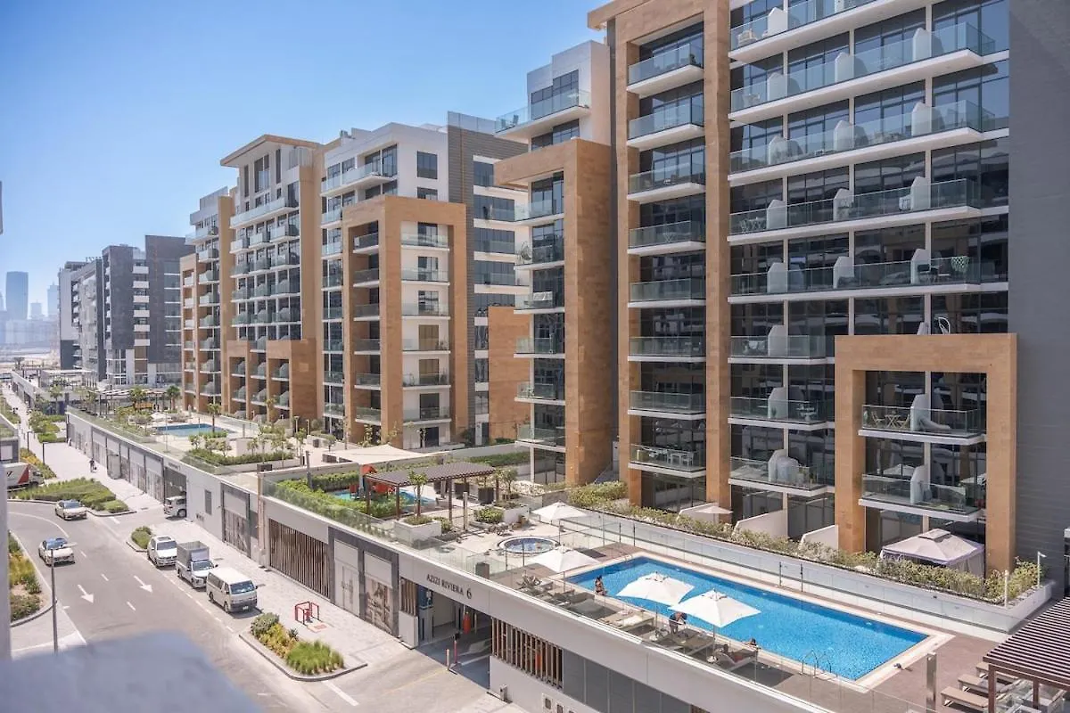 Elegant Studio Room Near Business Bay Modern Comfort With Balcony Views Dubai Apartment