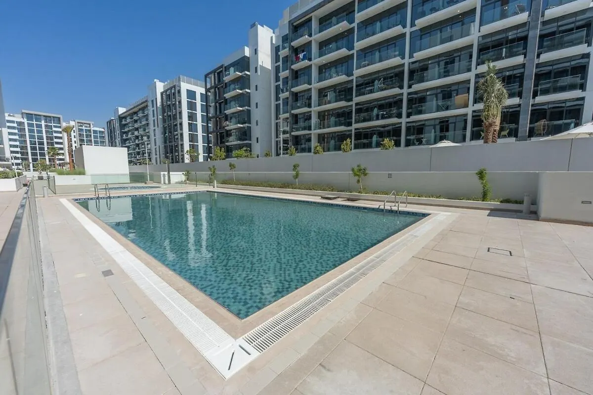 Apartment Elegant Studio Room Near Business Bay Modern Comfort With Balcony Views Dubai