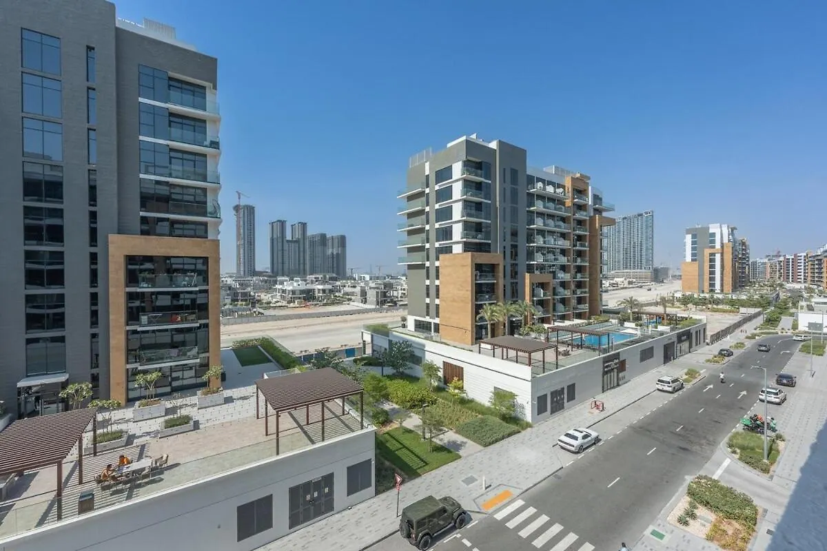 Apartment Elegant Studio Room Near Business Bay Modern Comfort With Balcony Views Dubai