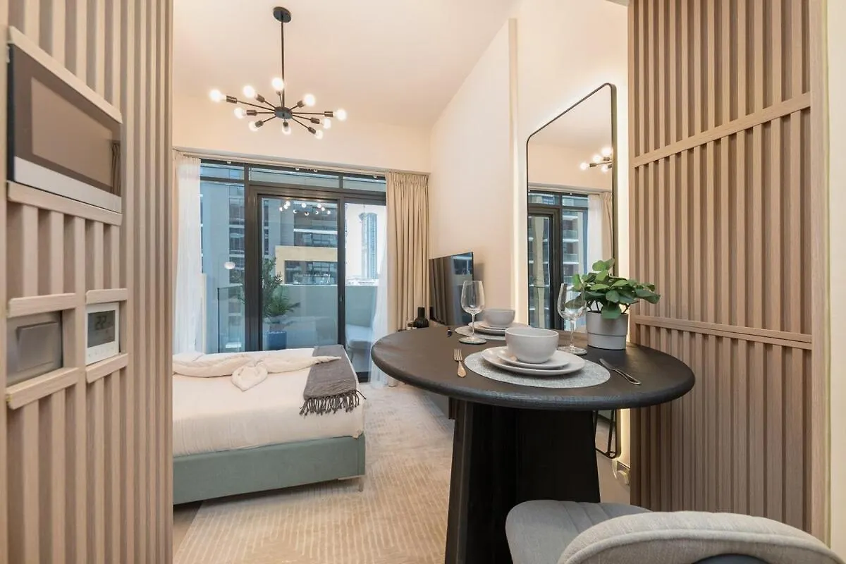 Elegant Studio Room Near Business Bay Modern Comfort With Balcony Views Dubai Apartment