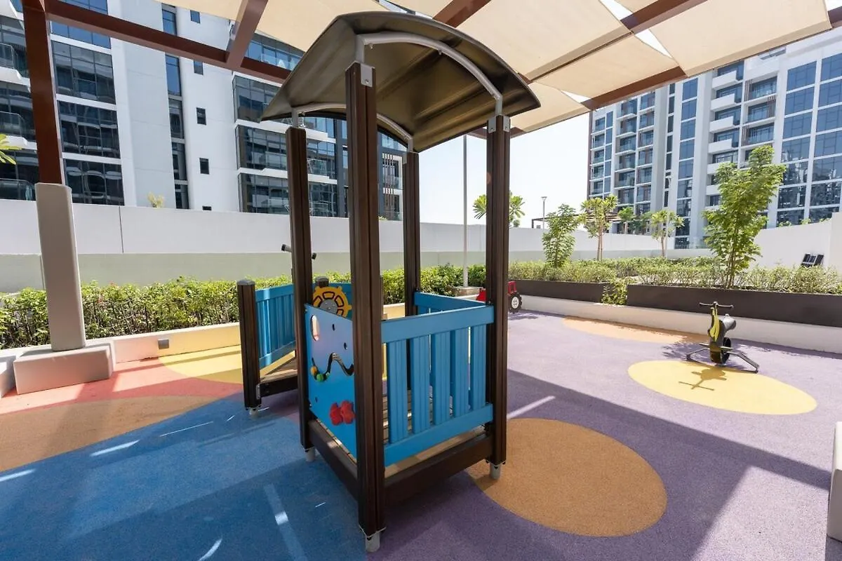 Elegant Studio Room Near Business Bay Modern Comfort With Balcony Views Dubai 0*,